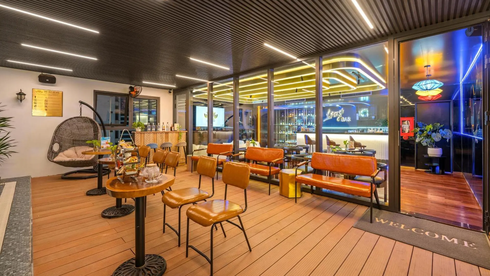 Golden Lotus Hotel Da Nang - Rooftop Bar Sea View Вьетнам