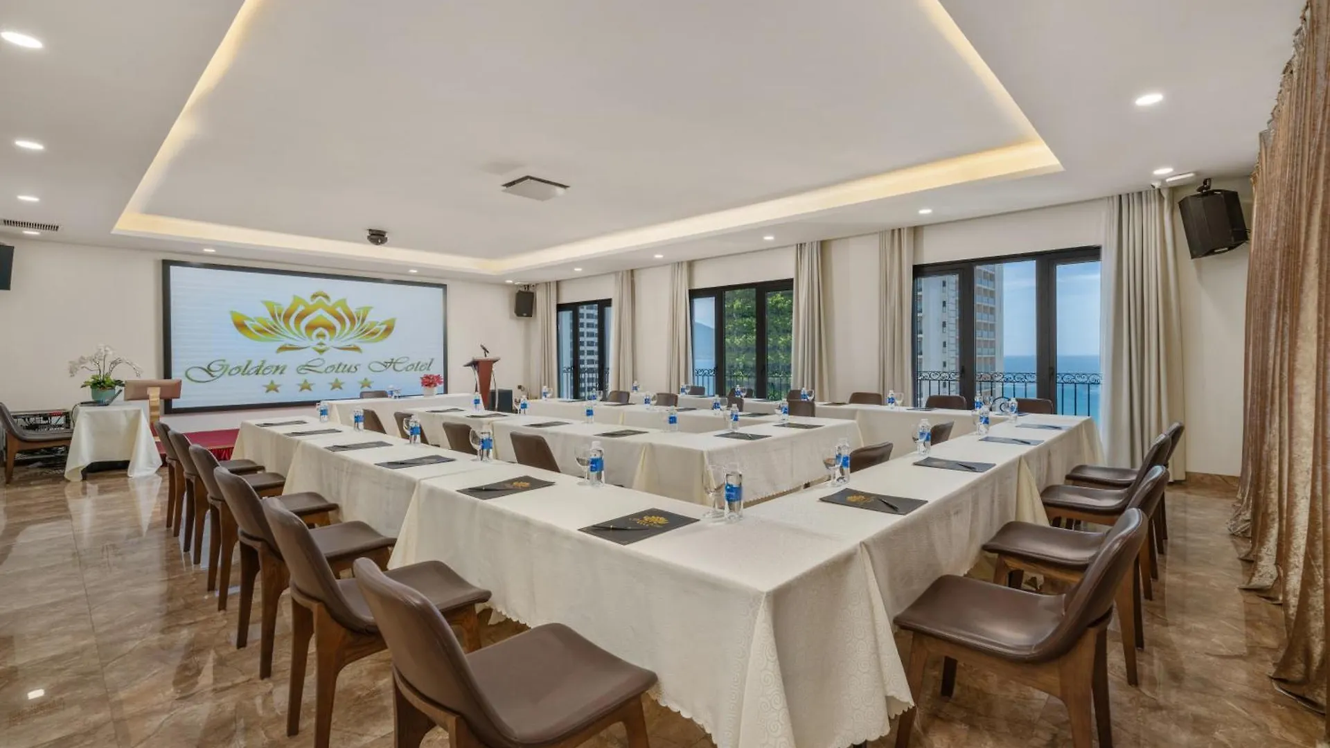 ****  Golden Lotus Hotel Da Nang - Rooftop Bar Sea View Vietnam